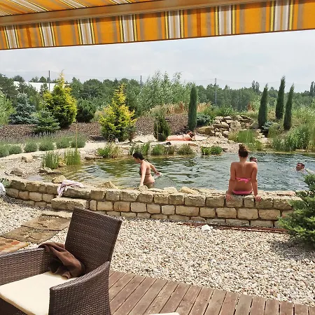 Hotel View Near Golf Kuneticka Hora, Dritec Pardubice